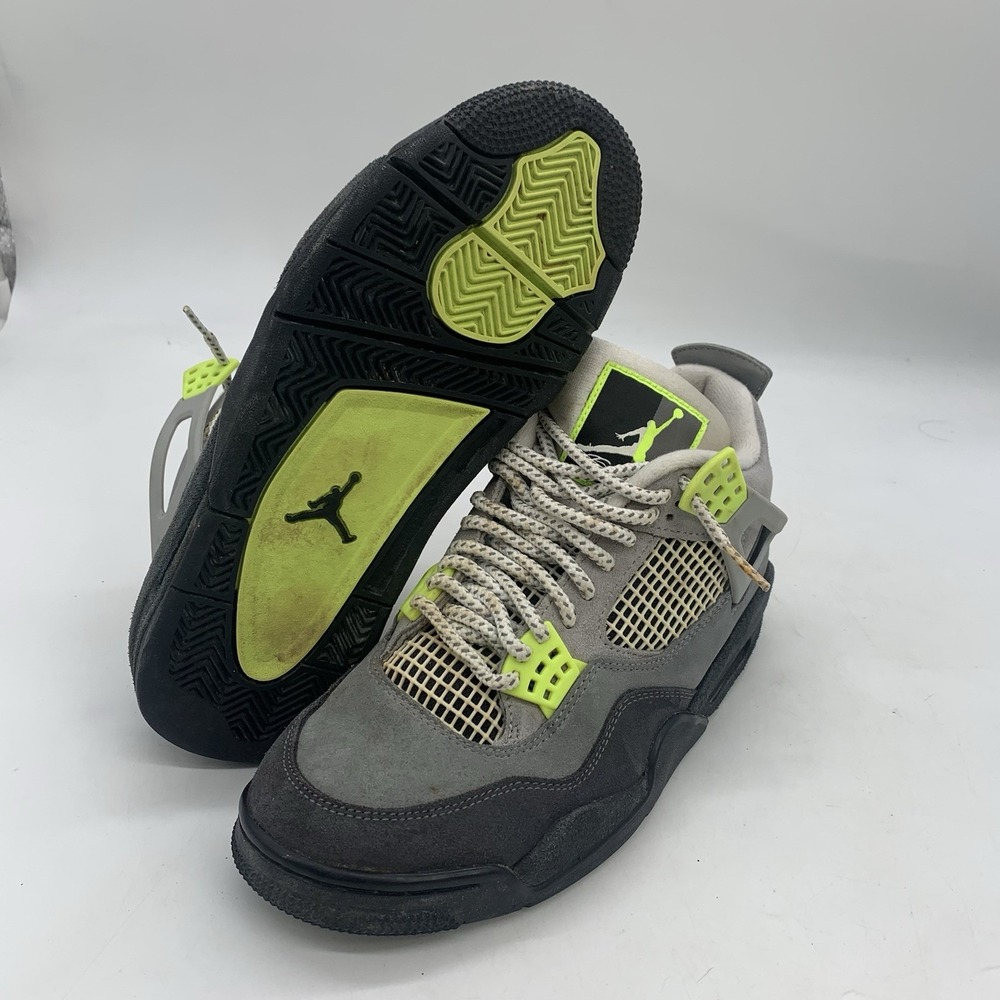 Jordan 4 Retro SE Mid Neon 95 Mens 8 Used Jordan 4 NEON Flaws Suede No Creases